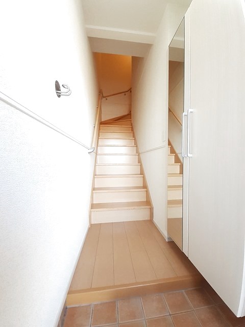 ル　クール 205 玄関