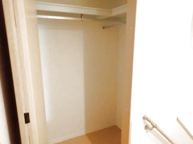 プレミアス松波 203 収納