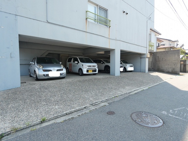 デザートヒルズ 202 駐車場