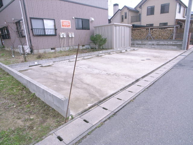 コーポ織音 Ⅱ 5 駐車場