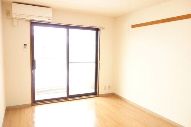Lily-be関屋恵町 A303 リビング