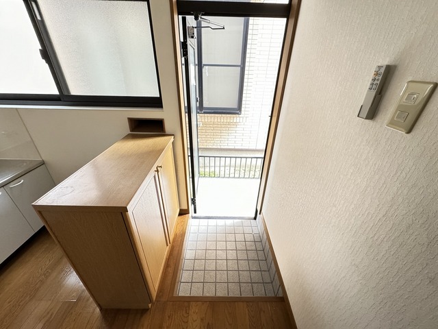 デュープレックス青山 1F 玄関