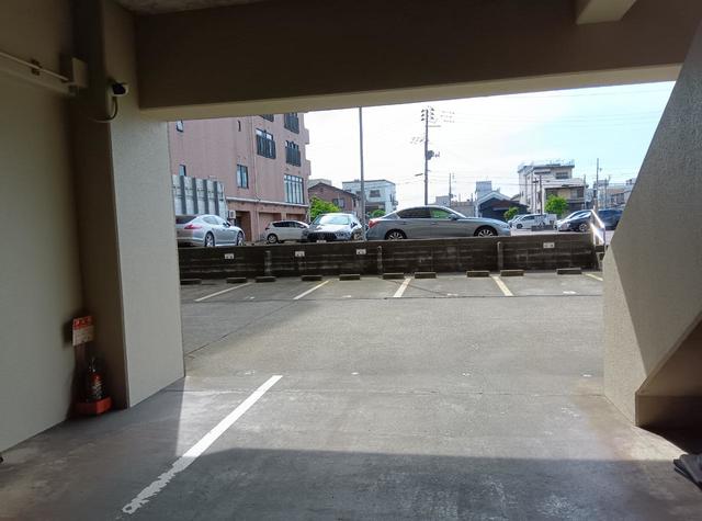 リバーヴュー長岡 306 駐車場