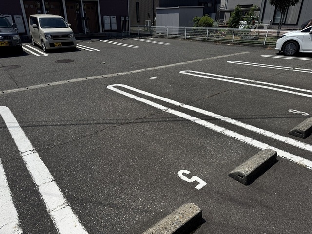 グローリアスⅠ 103 駐車場
