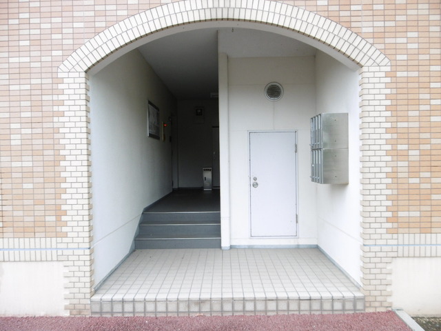 ピュアライフ坂井 401 玄関