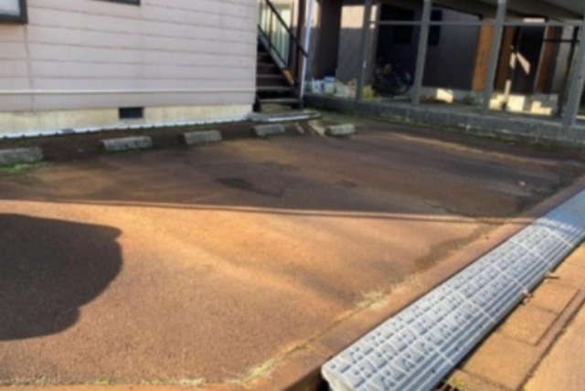 アムールN Ⅱ 208 駐車場