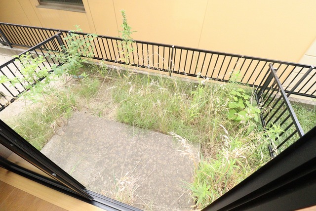 ラフィーネ吉川Ⅰ C 庭