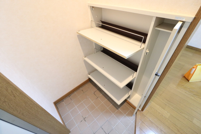 ピジョンB 205 玄関