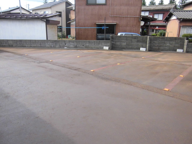 ハイツサクセス 203 駐車場