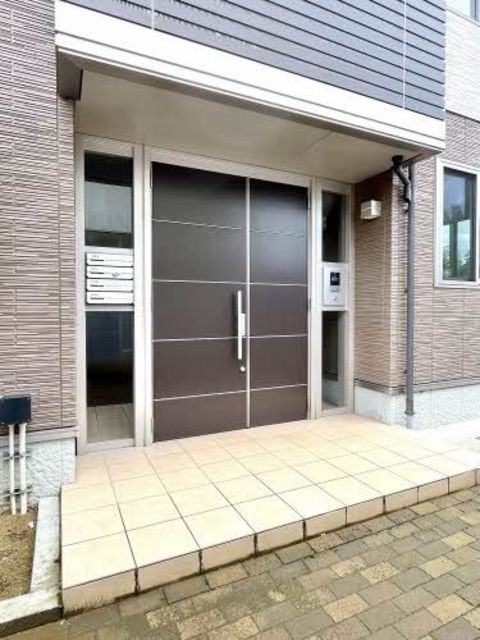 メイベリーン川崎　A 106 玄関