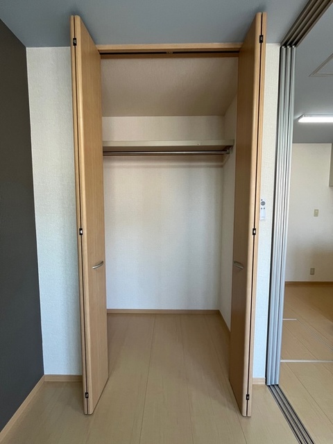 スクエア空港西 105 収納