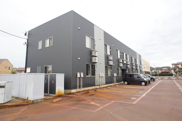 ミルズグランディール見附本町　C棟 202 駐車場