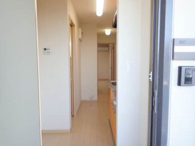 セロニアス 203 玄関