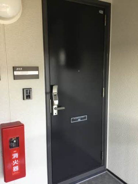 メゾンリュミエール　A 202 玄関