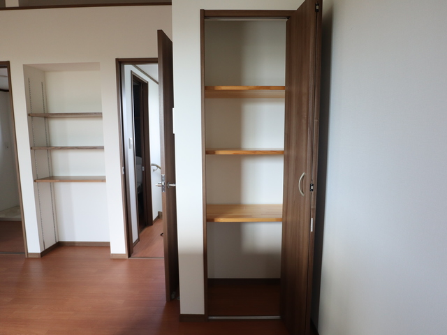 ヒルズ聖籠 Duplex 102 収納