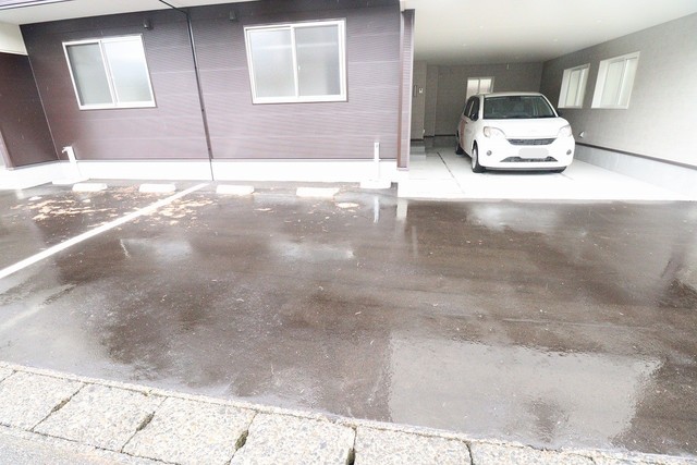 Garatte(ガレット)　F 1 駐車場