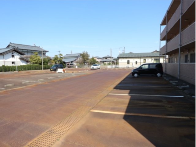 ジュエルSK 303 駐車場