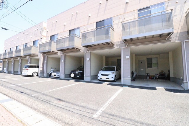 ココモときめき東 B-3 駐車場