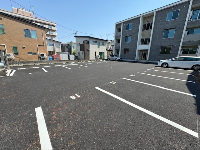 Common高志レイクサイド 105 駐車場
