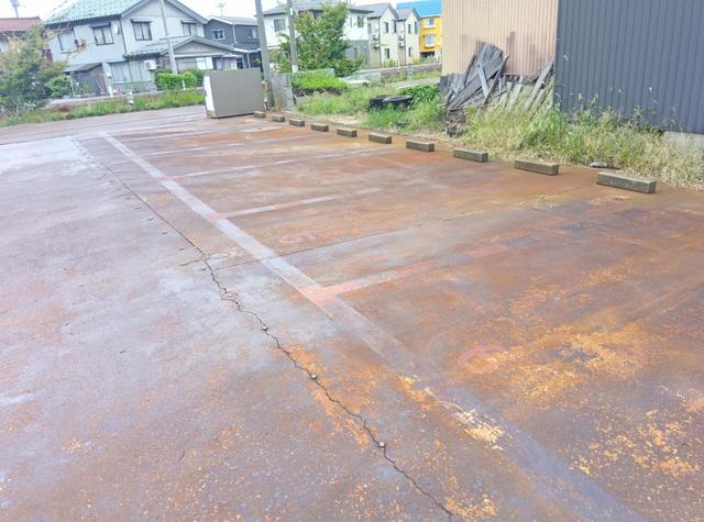 シャインリバーA 205 駐車場