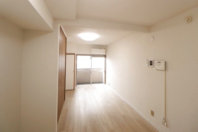 トーカンマンション医学町 706 リビング