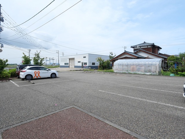 フラッツウィンド　B 202 駐車場