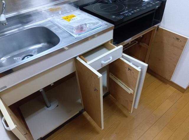 リバーウエスト 202 収納
