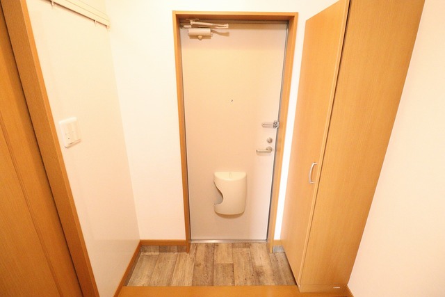 BUENA関屋堀割 204 玄関