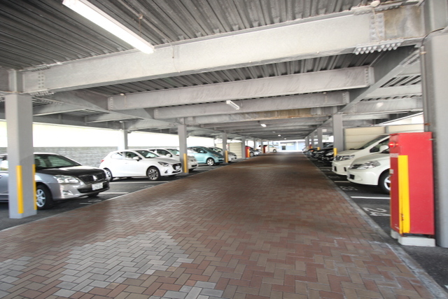 ダイアパレス川端町 1008 駐車場