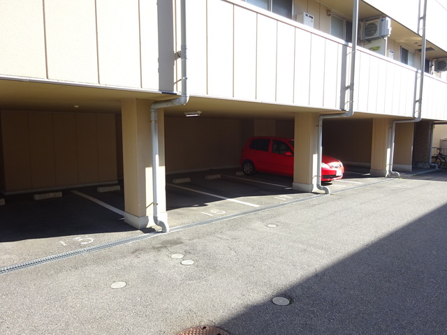 ピュアみやび1番館 201 駐車場