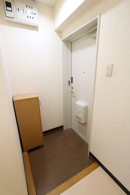 ヴィラ逢谷内 202 玄関