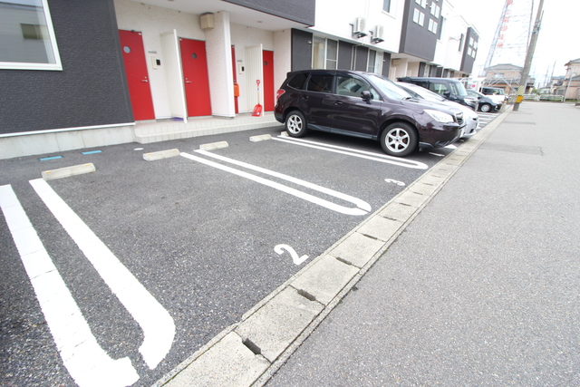 クレストールⅡ 201 駐車場