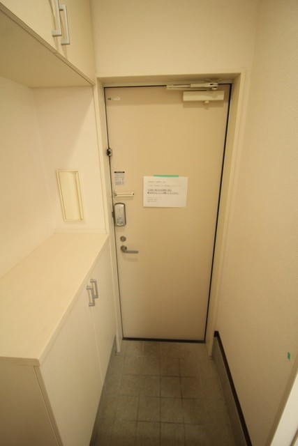 グランソレーユＣ棟 101 玄関