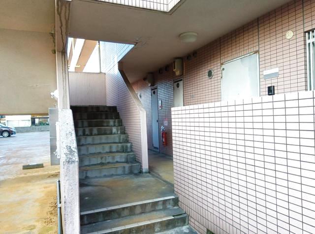 ピュアタウン花園 303 玄関
