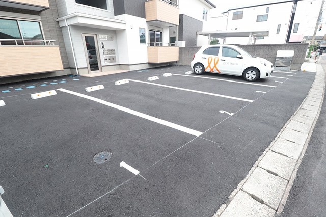 Leap白山通 102 駐車場