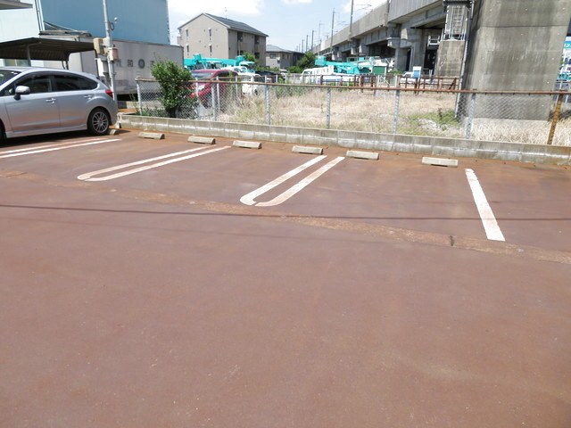 ＷＨＩＴＥ　ＲＯＯＭ曙 203 駐車場