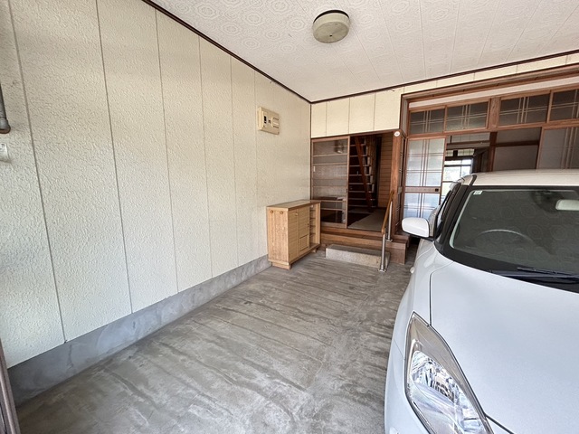 仲町２丁目貸家 0 玄関