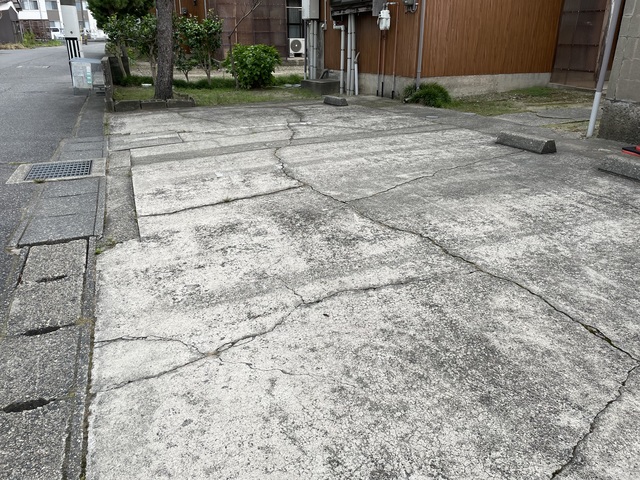 小川アパート 3 駐車場