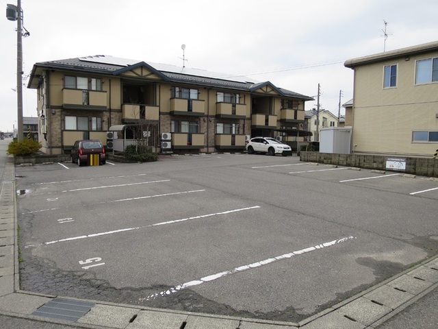 グランメールあおば通 203 駐車場