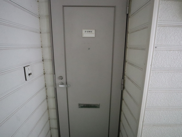 新栄ハイツＪ棟 205 玄関