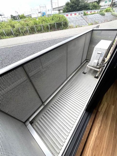 メゾン・フローラ　C 103 バルコニー