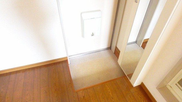 アローラあけぼの 201 玄関