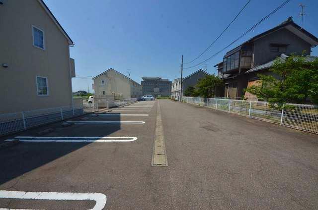 フレンドリーパークＣ 102 駐車場