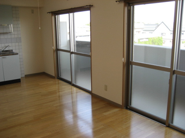 グランディール緑町 102 リビング