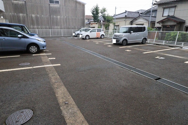 リバティプラザ新大駅前 206 駐車場