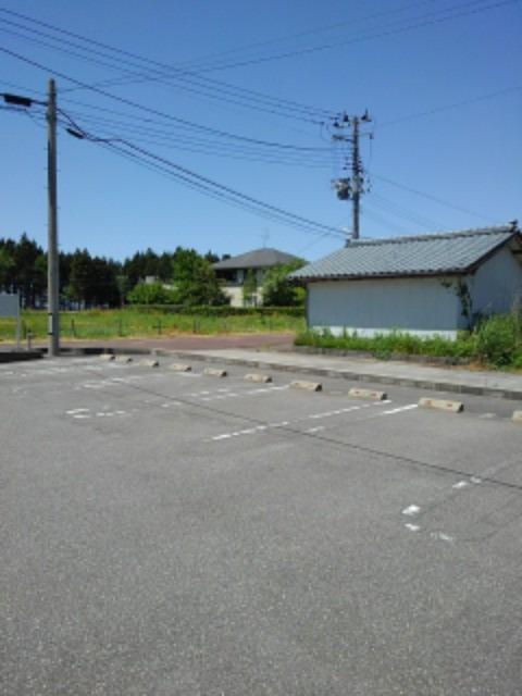 グランシャリオ 102 駐車場