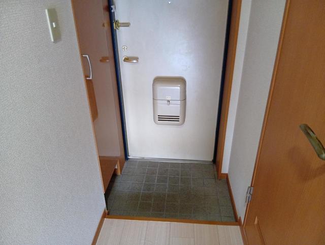 アビタシオン水梨 202 玄関