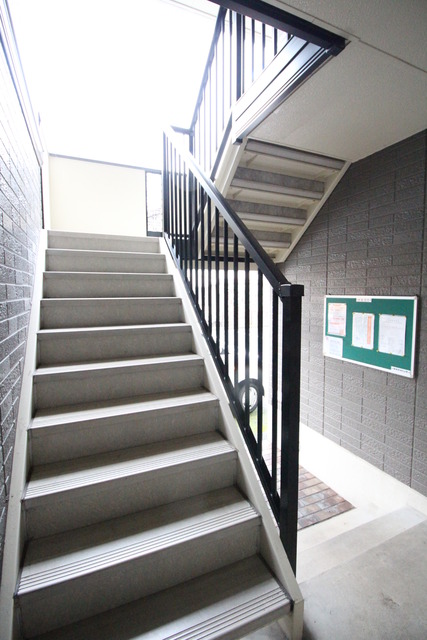 セレニティ荻川 203 玄関