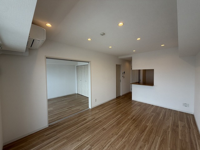 モーント米山弐番館 602 リビング