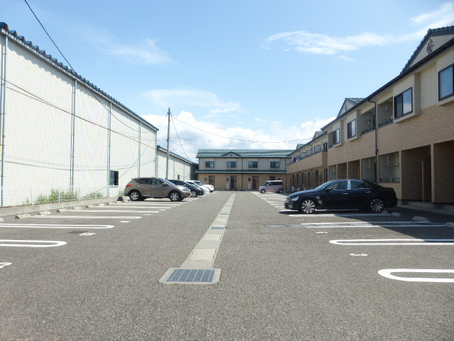 ＬＡ・ＬＵＮＡ　Ｃ棟 103 駐車場